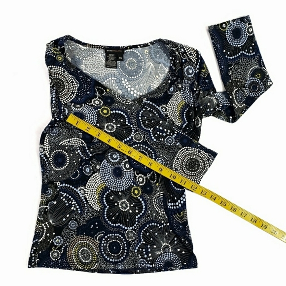 BcbgMaxAzria XS Stretch Mosaic Dot Empire Top (A) - Picture 5 of 8